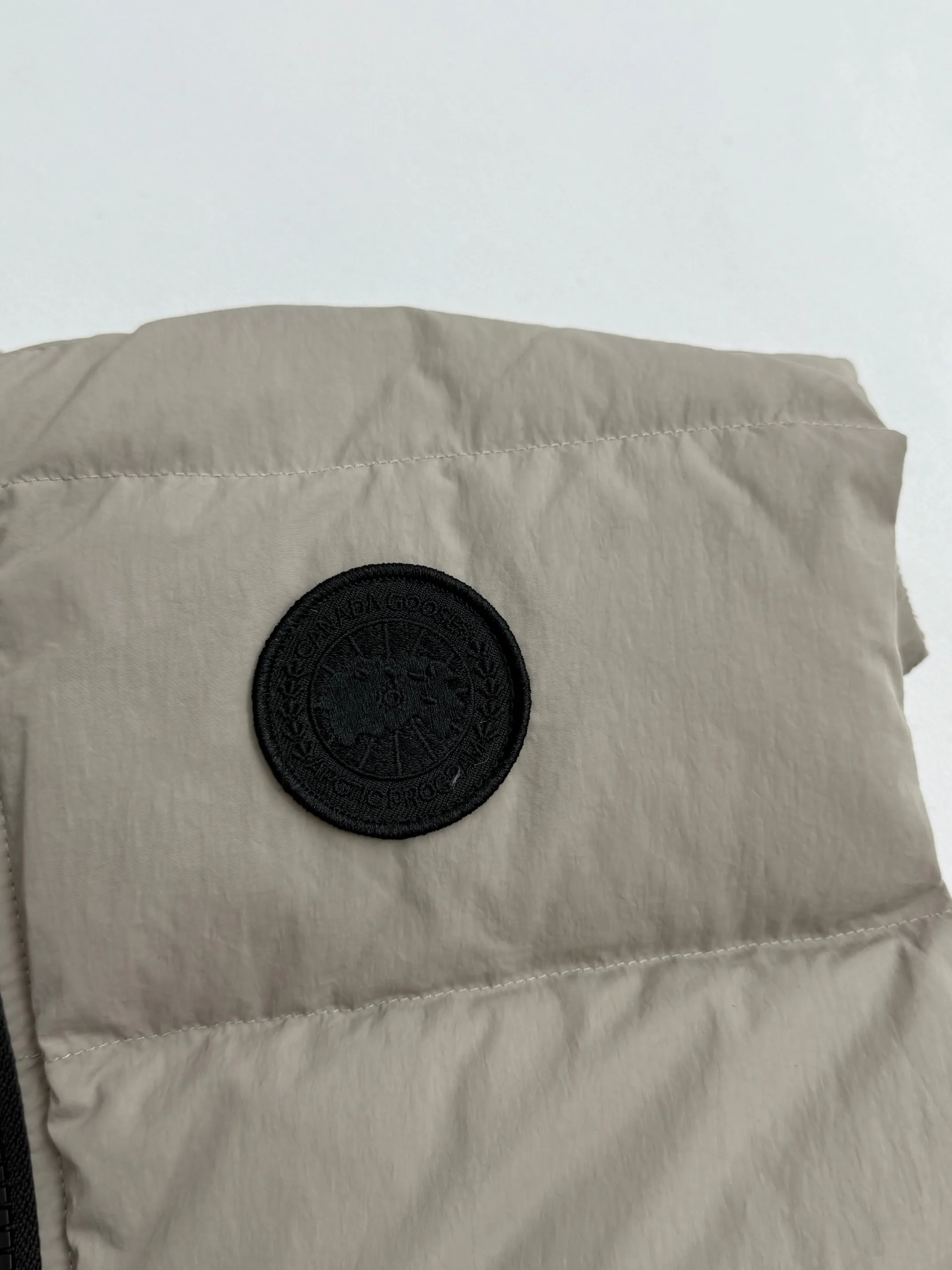 P710 Canada Goose Canada Goose Crofton Series Black Label Lightweight Down Vest S/M/L/XL